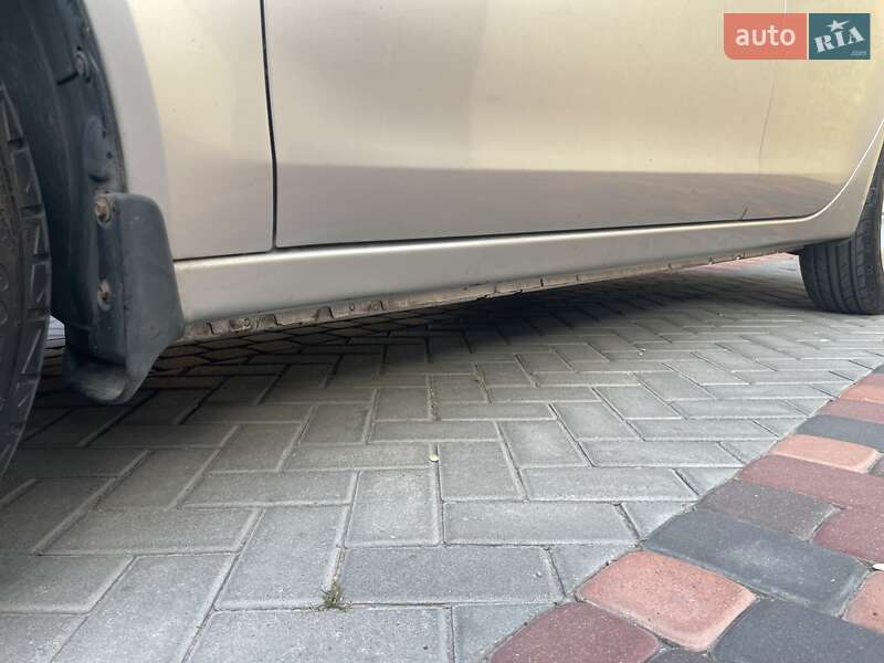 Седан Mitsubishi Lancer 2012 в Кобеляках