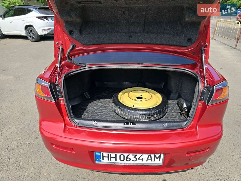 Седан Mitsubishi Lancer 2010 в Одессе