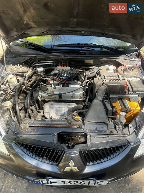 Седан Mitsubishi Lancer 2004 в Миколаєві