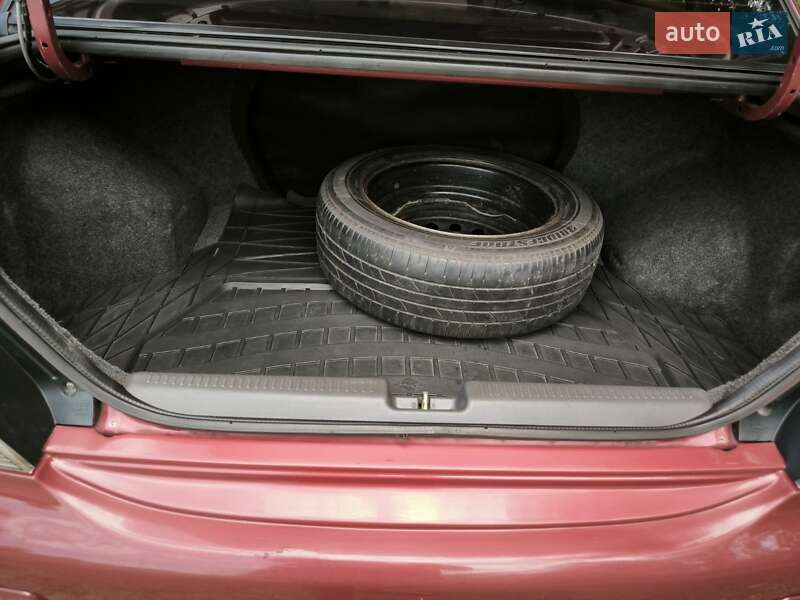 Седан Mitsubishi Lancer 2004 в Днепре