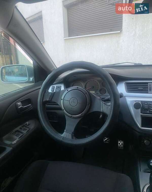 Универсал Mitsubishi Lancer 2005 в Синельниково