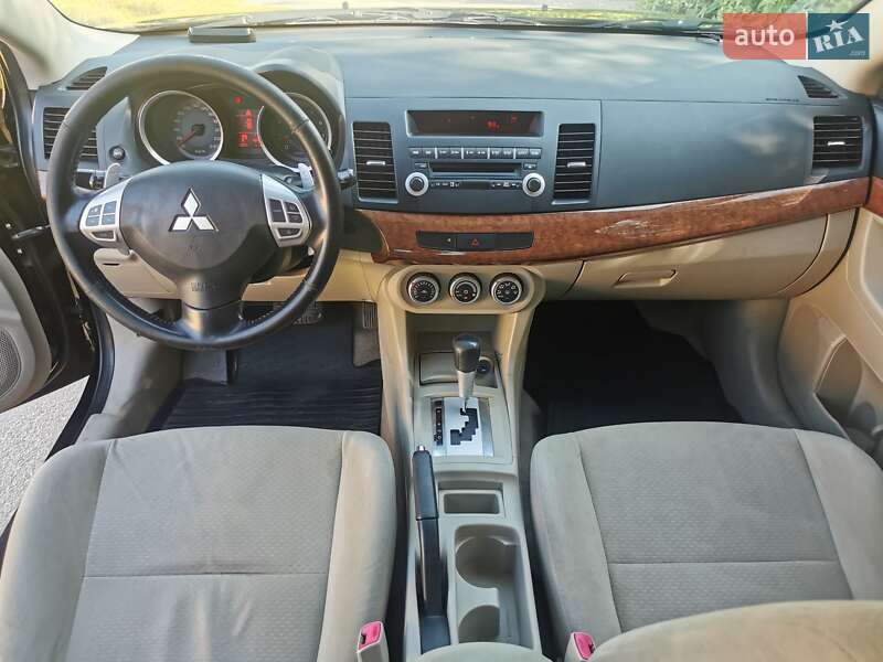 Седан Mitsubishi Lancer 2008 в Киеве