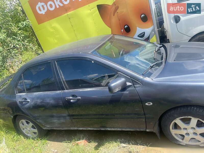 Седан Mitsubishi Lancer 2003 в Львове
