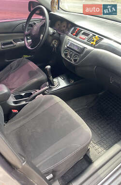 Седан Mitsubishi Lancer 2004 в 