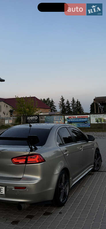 Седан Mitsubishi Lancer 2008 в Березному