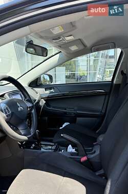 Седан Mitsubishi Lancer 2017 в 