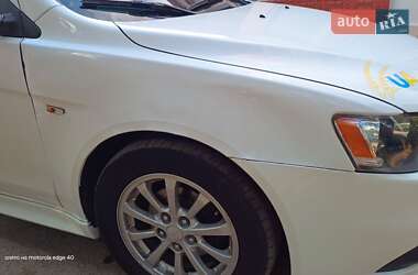 Хэтчбек Mitsubishi Lancer 2011 в 