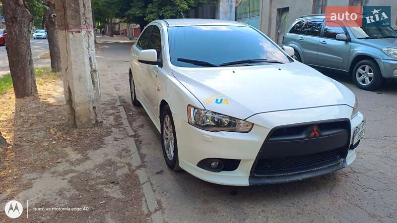 Хэтчбек Mitsubishi Lancer 2011 в 