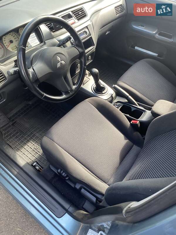 Седан Mitsubishi Lancer 2006 в Днепре