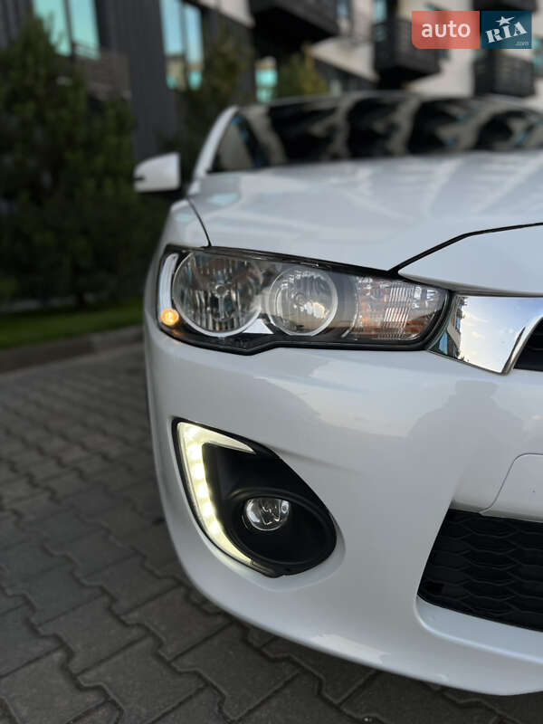 Седан Mitsubishi Lancer 2015 в Киеве