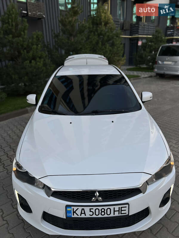 Седан Mitsubishi Lancer 2015 в Киеве