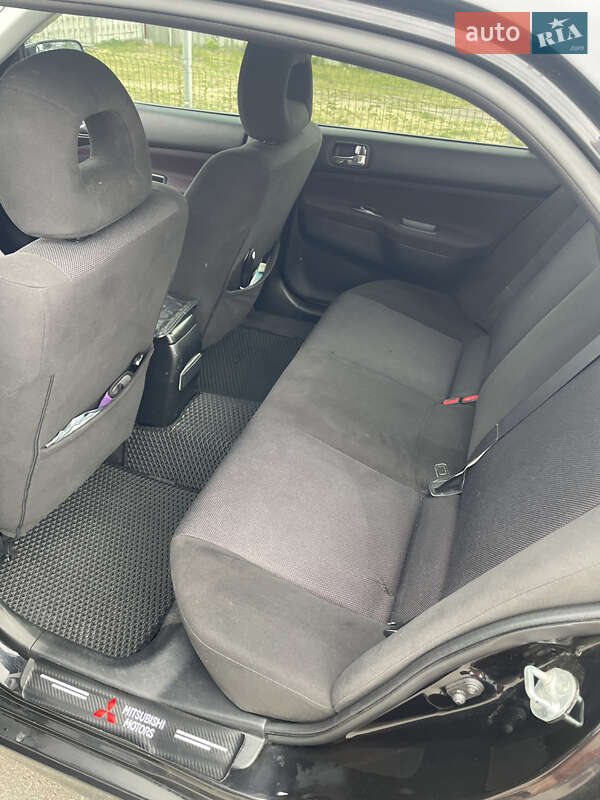 Седан Mitsubishi Lancer 2006 в Киеве
