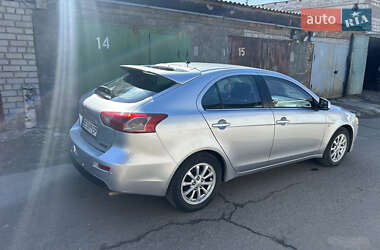 Хэтчбек Mitsubishi Lancer 2011 в 
