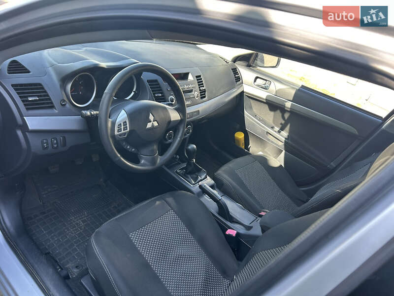 Хэтчбек Mitsubishi Lancer 2011 в Николаеве