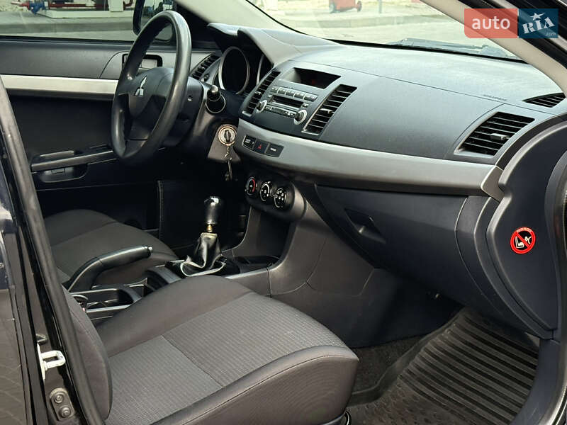 Седан Mitsubishi Lancer 2008 в Днепре