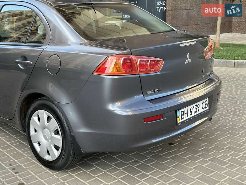 Седан Mitsubishi Lancer 2009 в Одессе