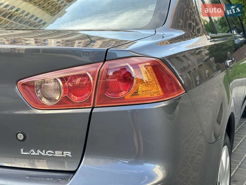 Седан Mitsubishi Lancer 2009 в Одессе