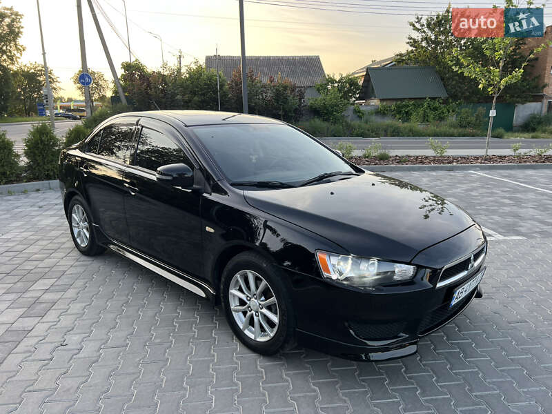 Седан Mitsubishi Lancer 2015 в Вінниці