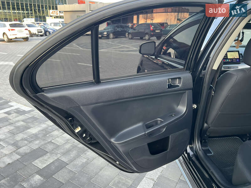 Седан Mitsubishi Lancer 2015 в Вінниці