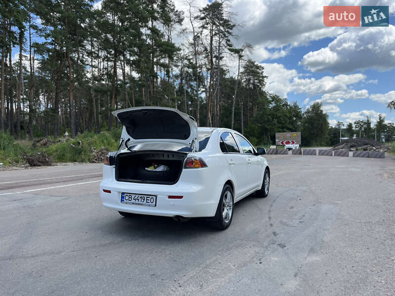 Седан Mitsubishi Lancer 2012 в Чернигове