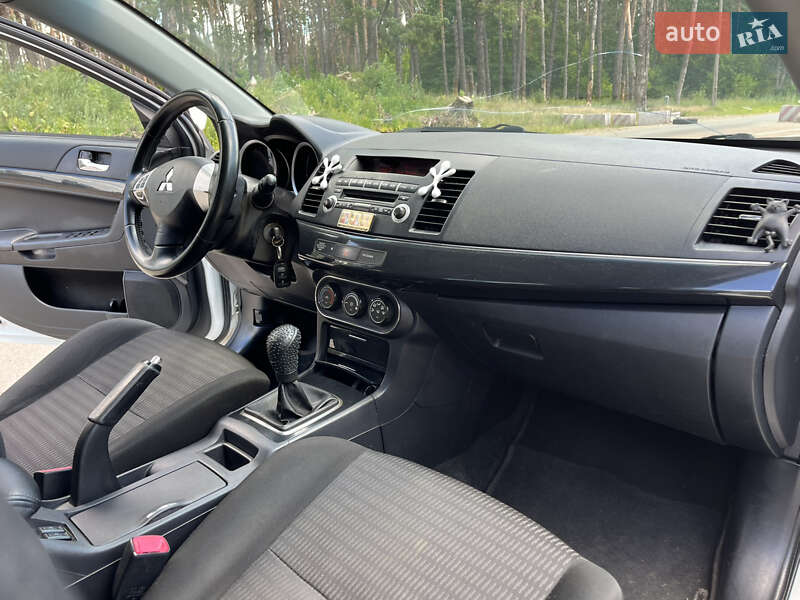 Седан Mitsubishi Lancer 2012 в Чернигове