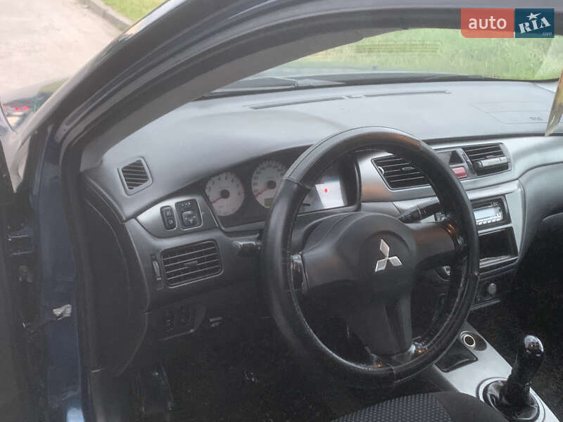 Седан Mitsubishi Lancer 2006 в Львове