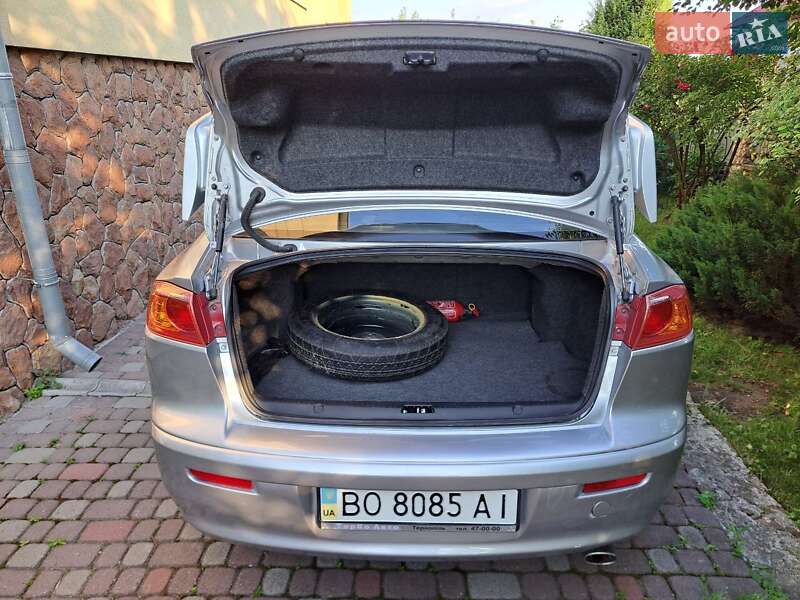 Седан Mitsubishi Lancer 2008 в Тернополе