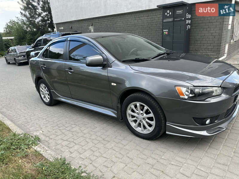Седан Mitsubishi Lancer 2011 в Днепре