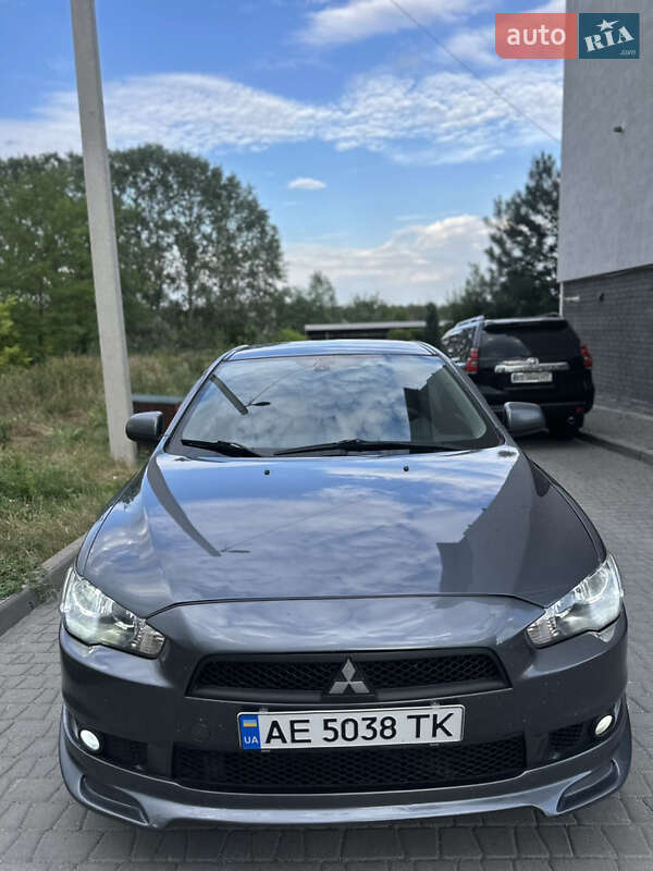 Седан Mitsubishi Lancer 2011 в Днепре