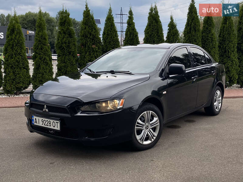 Седан Mitsubishi Lancer 2010 в Києві