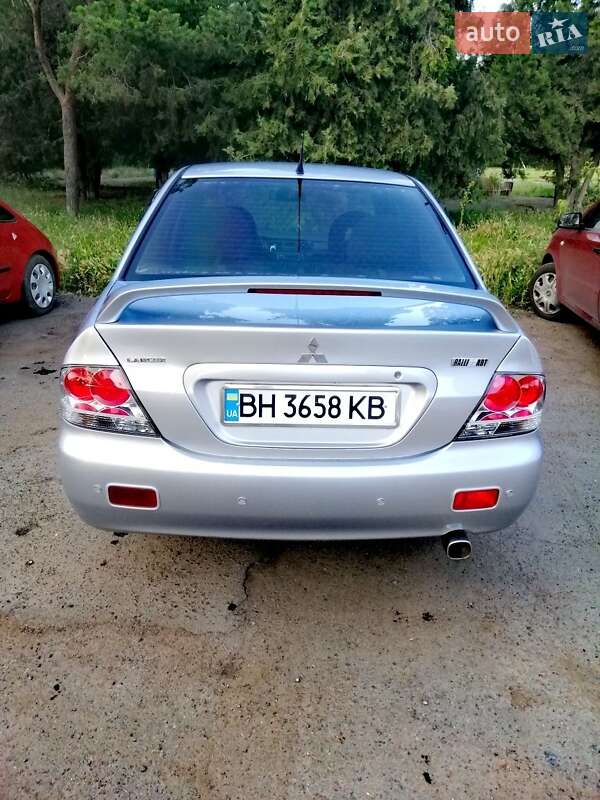 Седан Mitsubishi Lancer 2004 в Одессе