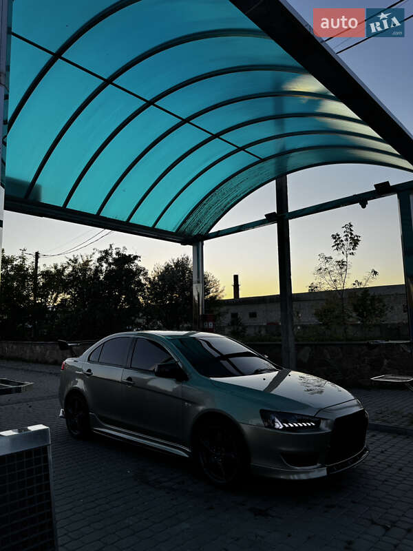 Седан Mitsubishi Lancer 2008 в Березному