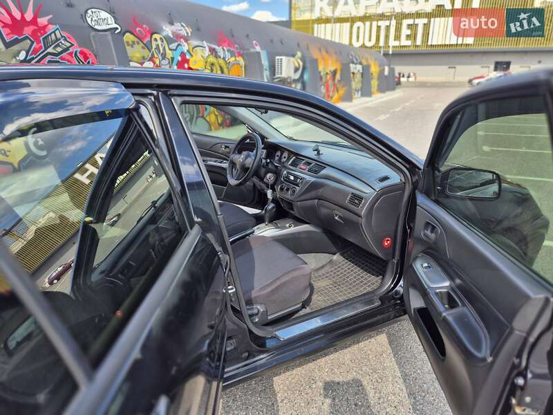 Седан Mitsubishi Lancer 2006 в Києві