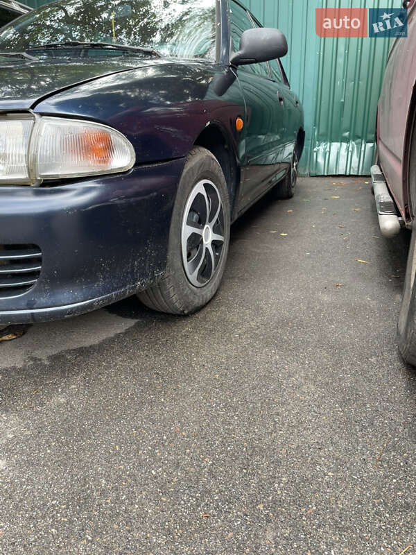 Седан Mitsubishi Lancer 1994 в Киеве