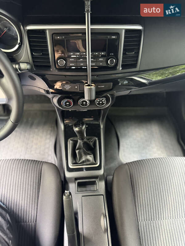 Седан Mitsubishi Lancer 2015 в Киеве фото 13 Седан Mitsubishi Lancer 2015 в Киеве