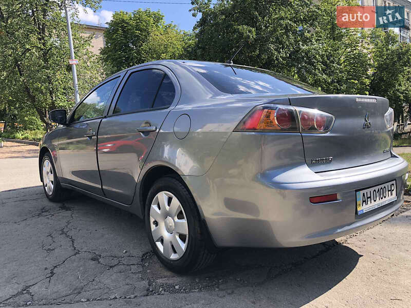 Седан Mitsubishi Lancer 2015 в Киеве фото 24 Седан Mitsubishi Lancer 2015 в Киеве