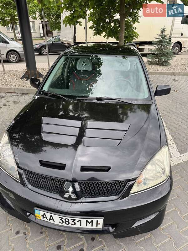 Седан Mitsubishi Lancer 2007 в Черновцах