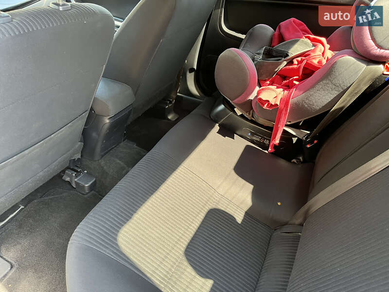 Седан Mitsubishi Lancer 2015 в Фастові