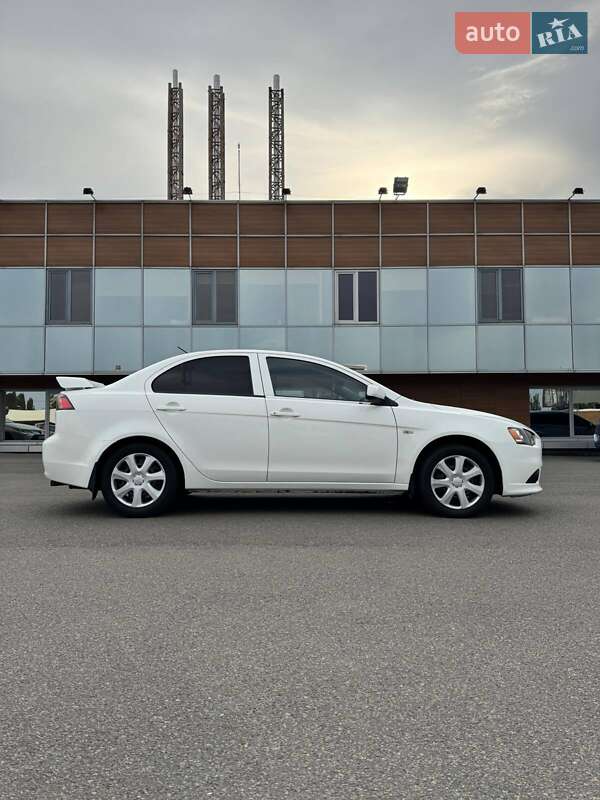 Седан Mitsubishi Lancer 2012 в Киеве