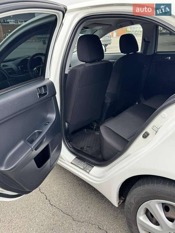 Седан Mitsubishi Lancer 2012 в Киеве