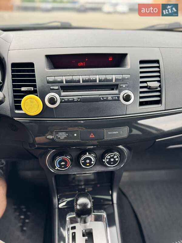 Седан Mitsubishi Lancer 2012 в Киеве