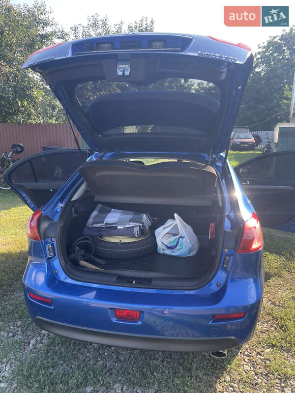 Хетчбек Mitsubishi Lancer 2010 в Гребінці