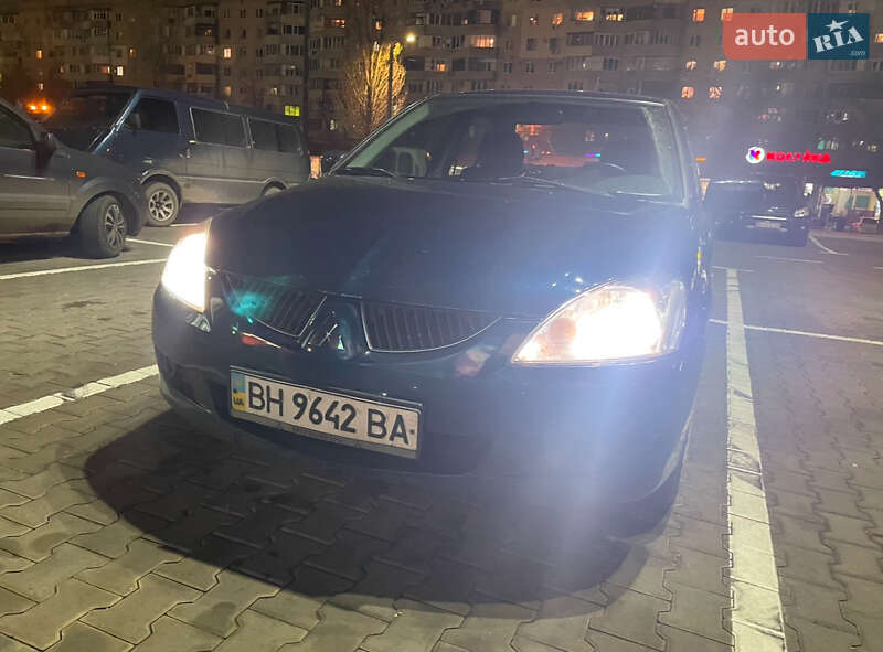 Седан Mitsubishi Lancer 2004 в Одессе