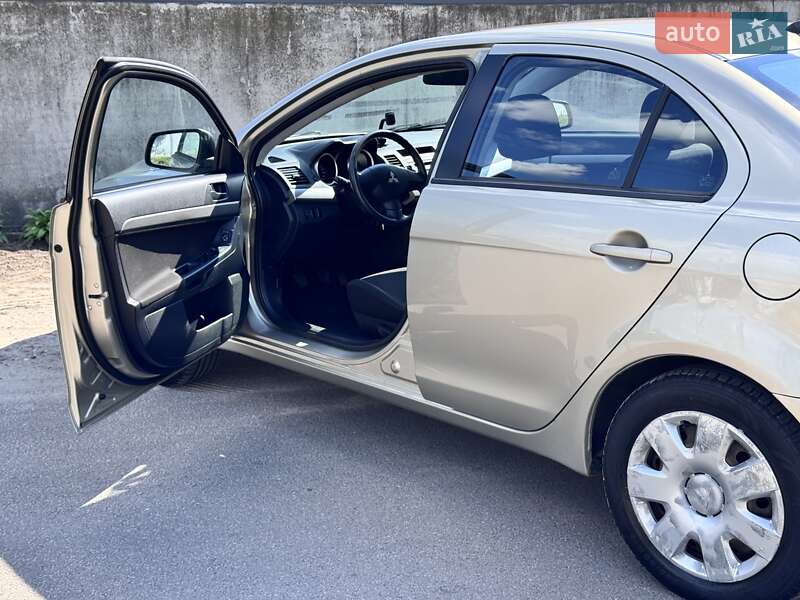 Седан Mitsubishi Lancer 2008 в Броварах