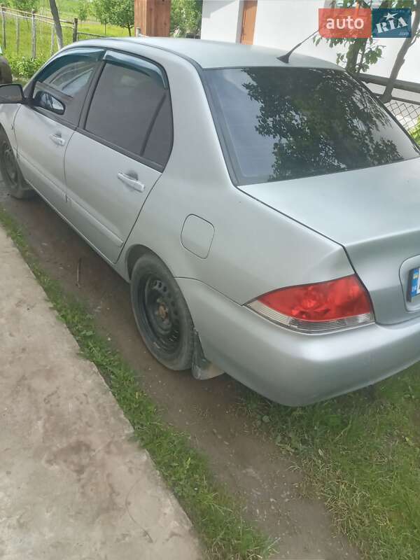 Mitsubishi Lancer 2005