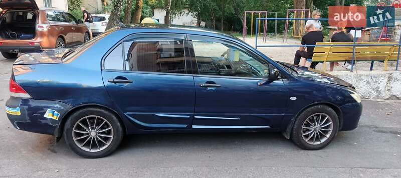 Седан Mitsubishi Lancer 2003 в Києві
