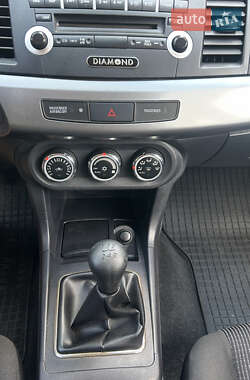 Хэтчбек Mitsubishi Lancer 2011 в 