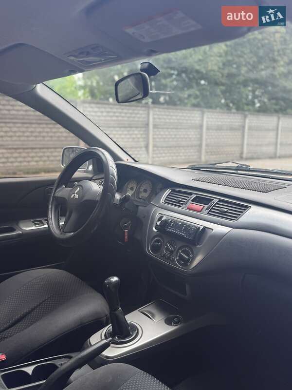 Седан Mitsubishi Lancer 2006 в Виннице