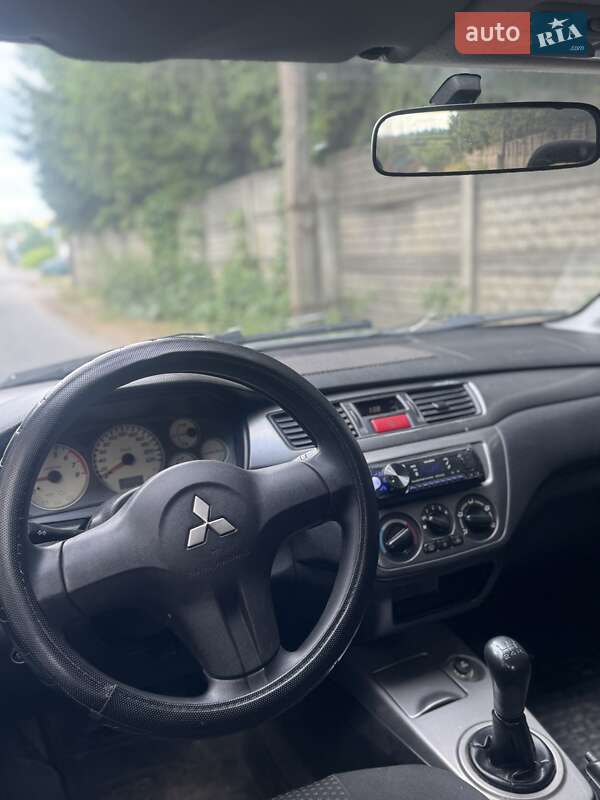 Седан Mitsubishi Lancer 2006 в Виннице