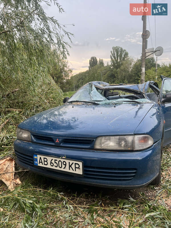 Седан Mitsubishi Lancer 1993 в Виннице